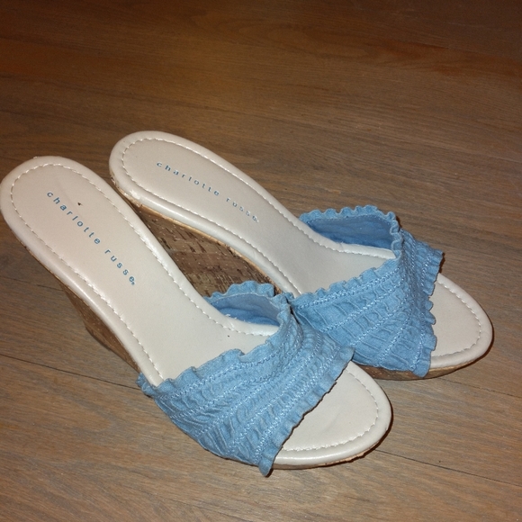 Charlotte Russe 4 1/2  inch Wedge Sandals - Picture 6 of 6